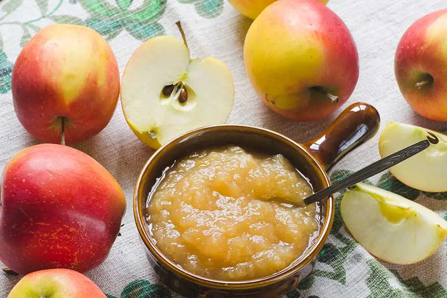 Apples and applesauce used to replace fat and oil in baking