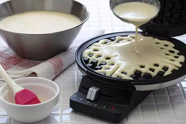 Electric-waffle-maker