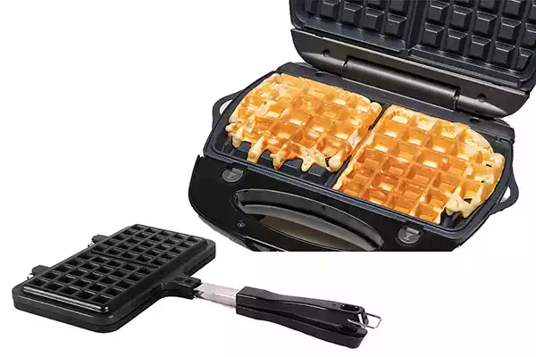 Waffle maker and waffle iron